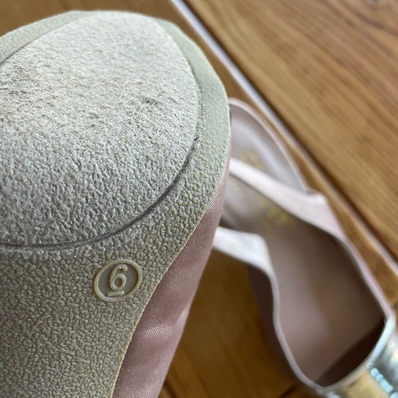 Nude Heels with Gold Strap - Picture 5 of 5